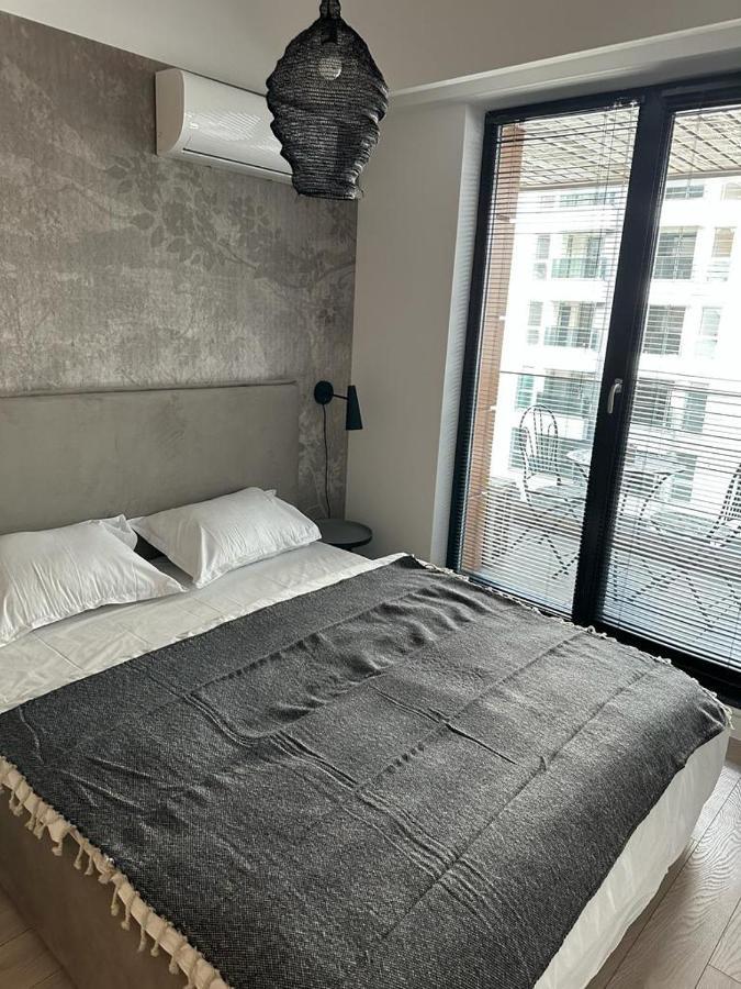 Urban Flats Apartment Bukares Bagian luar foto